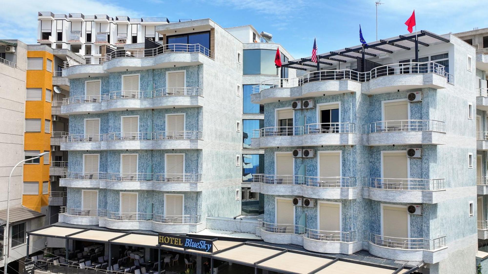 Hotel Blue Sky Sarandë エクステリア 写真