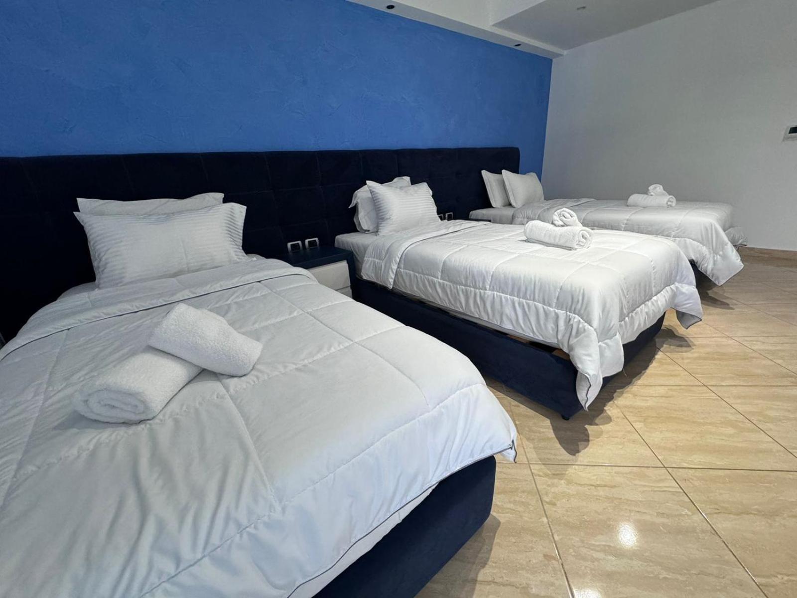 Hotel Blue Sky Sarandë エクステリア 写真