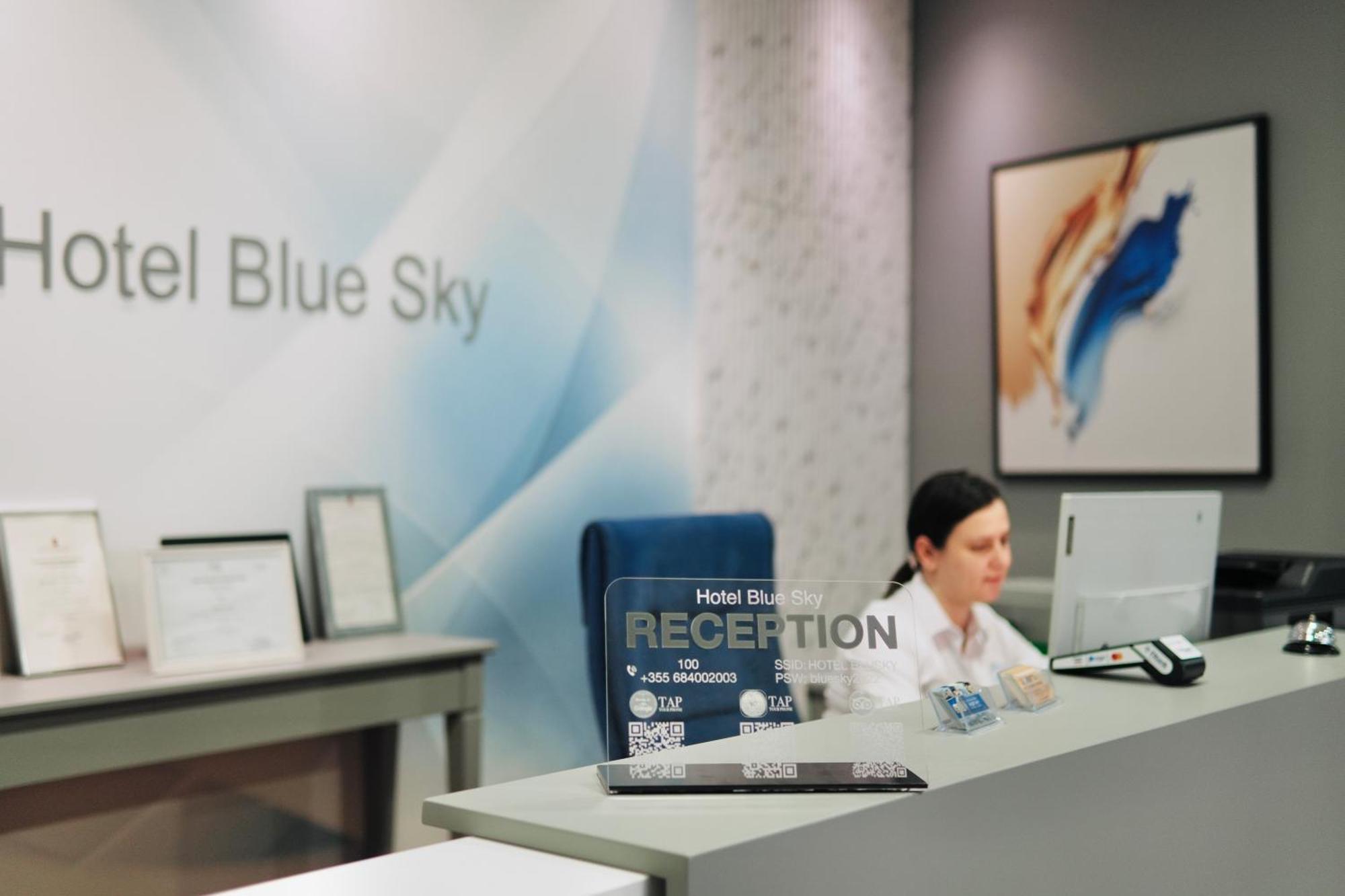 Hotel Blue Sky Sarandë エクステリア 写真