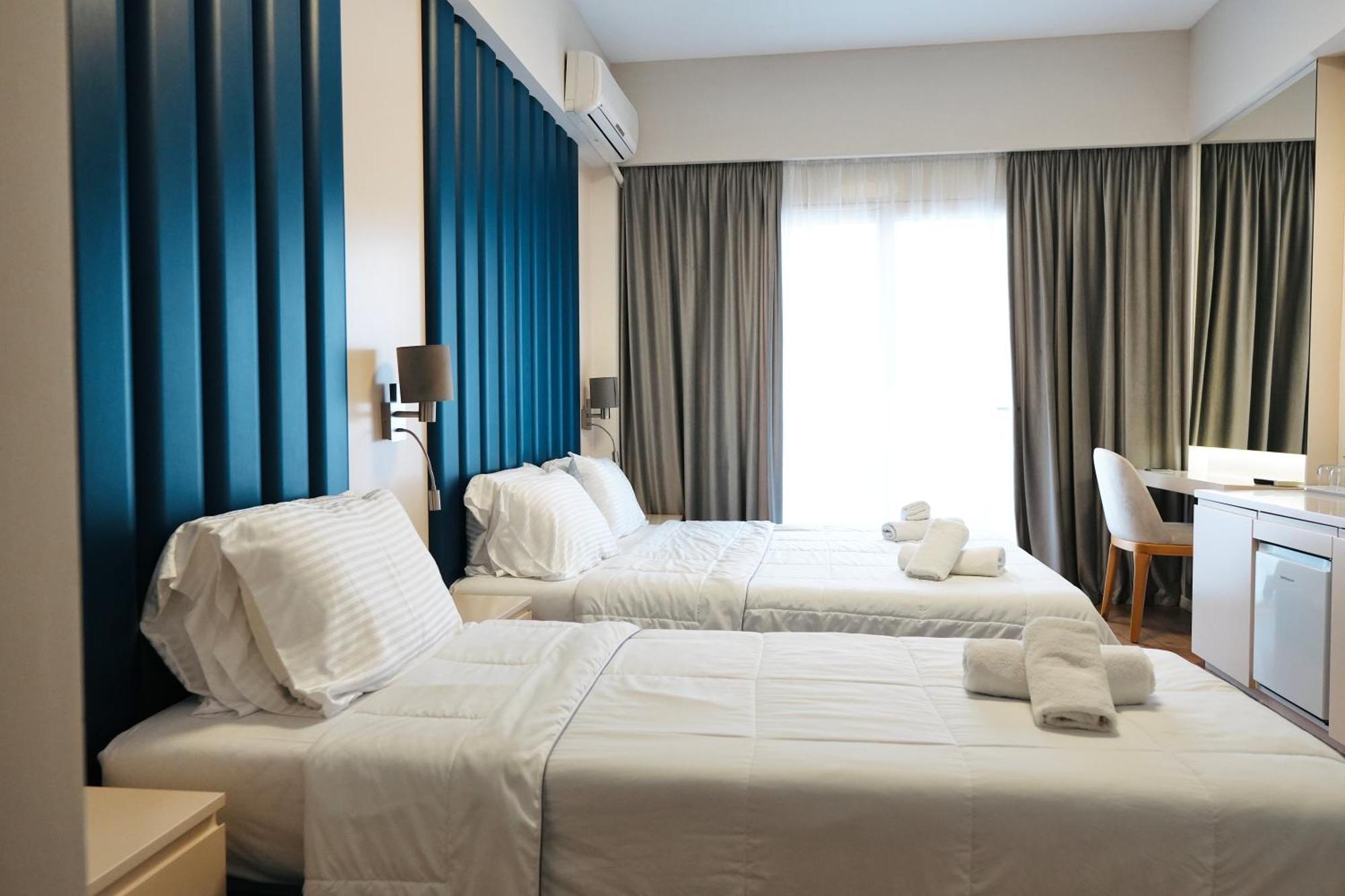 Hotel Blue Sky Sarandë エクステリア 写真