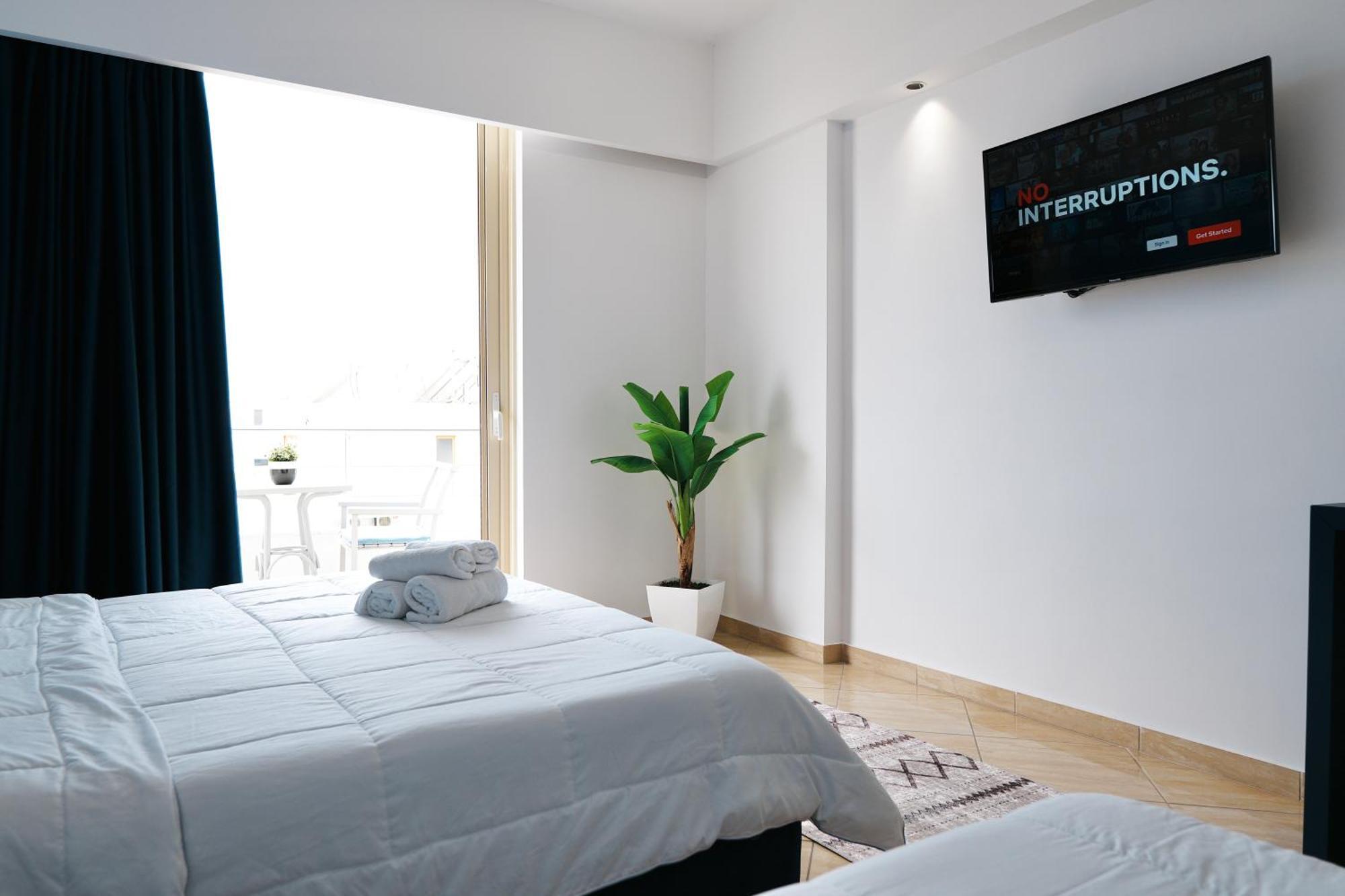 Hotel Blue Sky Sarandë エクステリア 写真