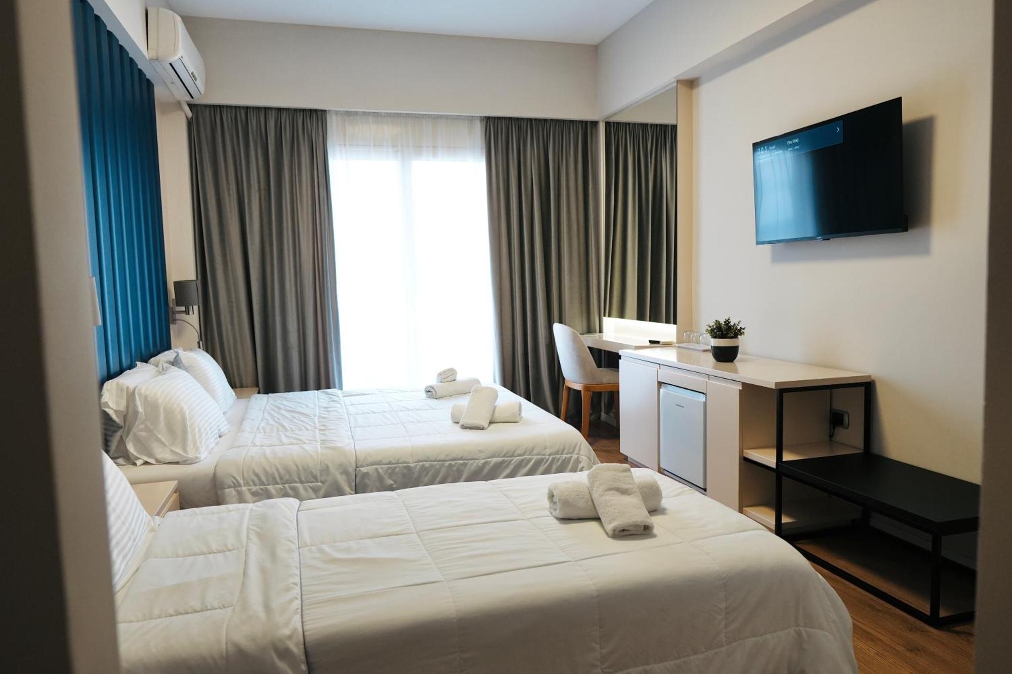 Hotel Blue Sky Sarandë エクステリア 写真
