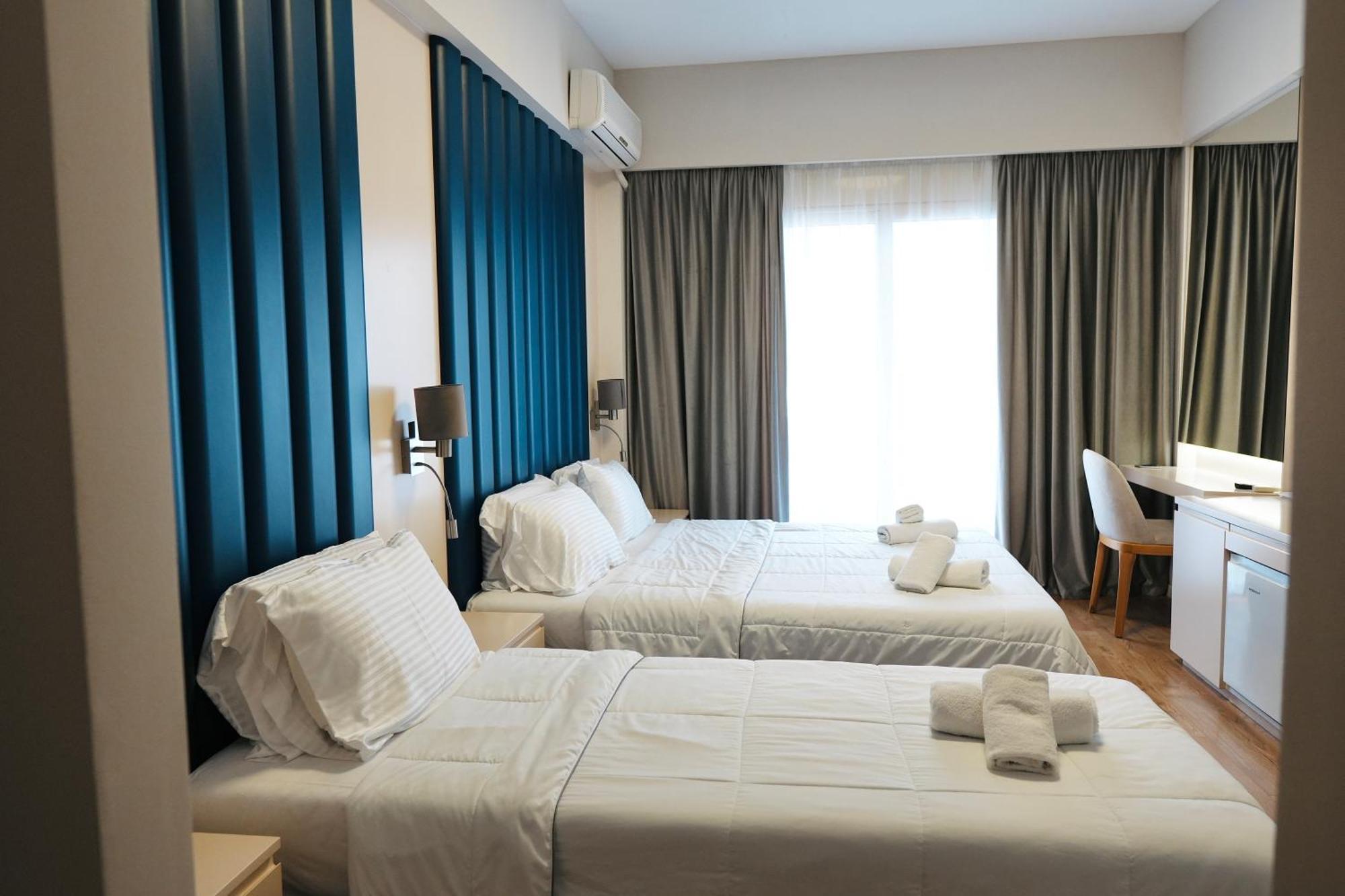 Hotel Blue Sky Sarandë エクステリア 写真