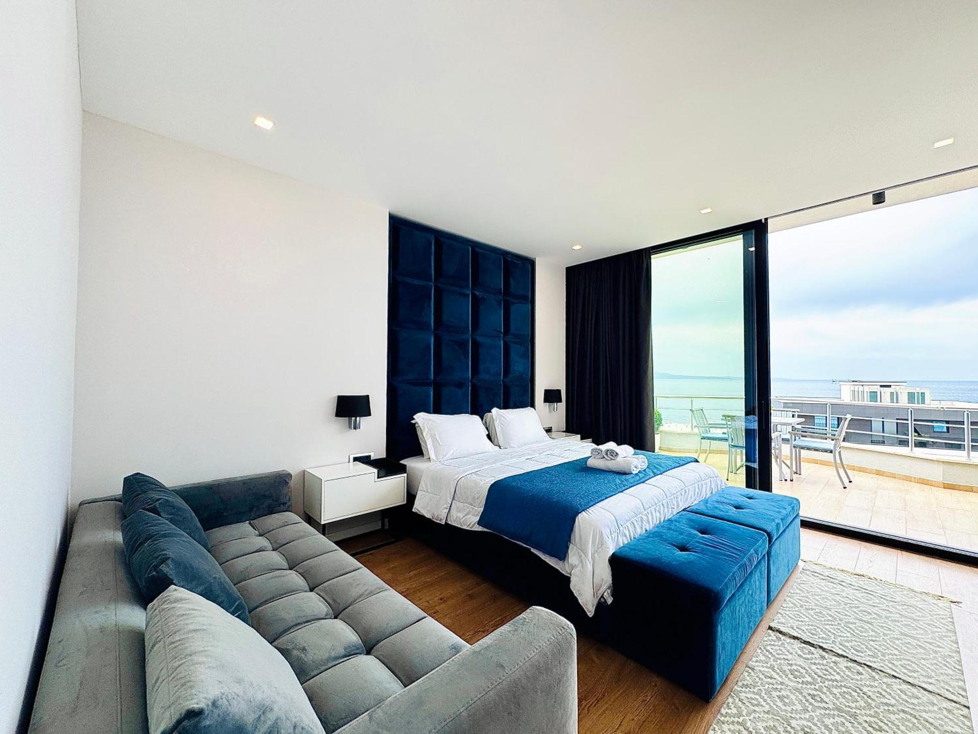 Hotel Blue Sky Sarandë エクステリア 写真