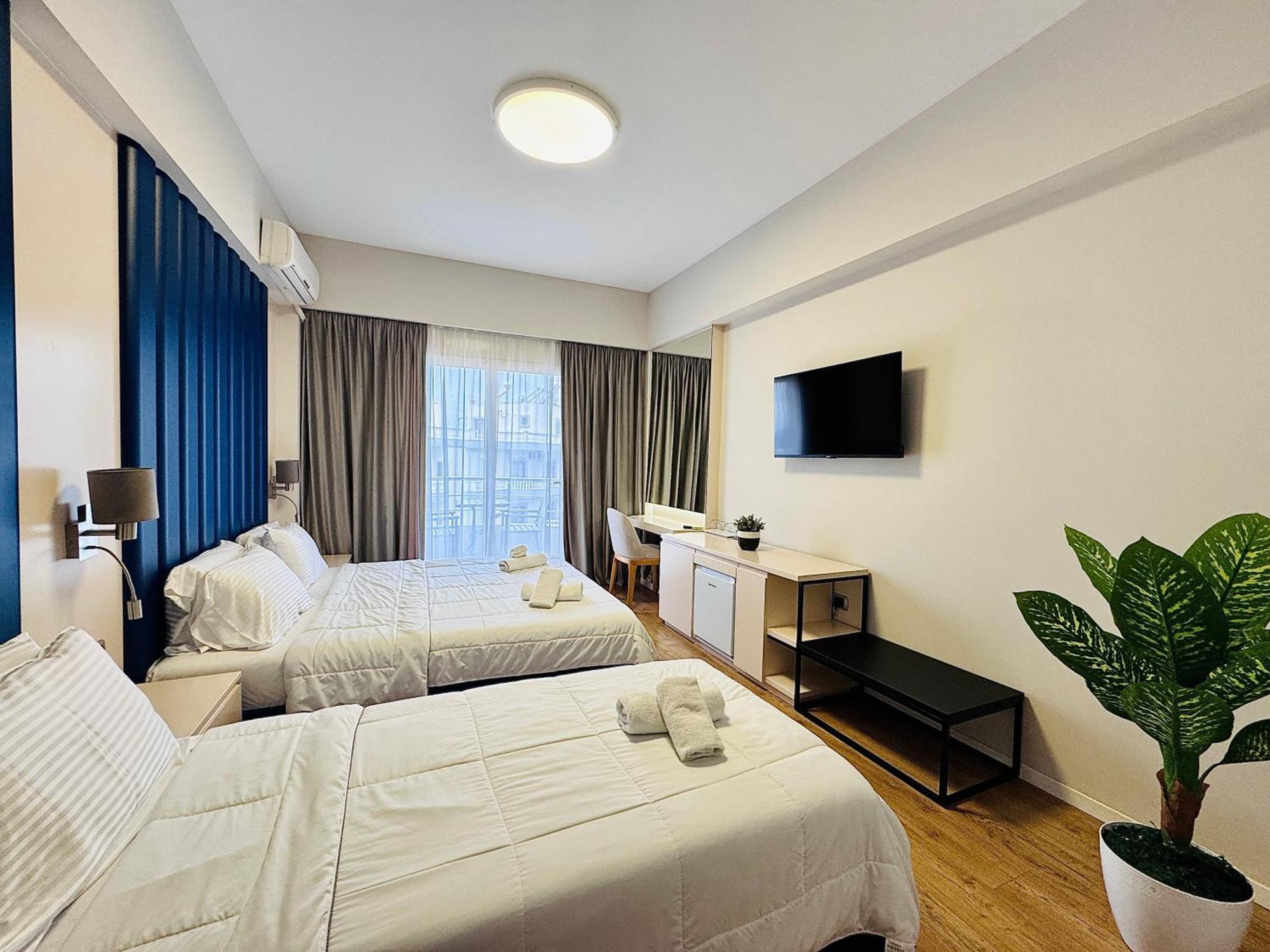Hotel Blue Sky Sarandë エクステリア 写真