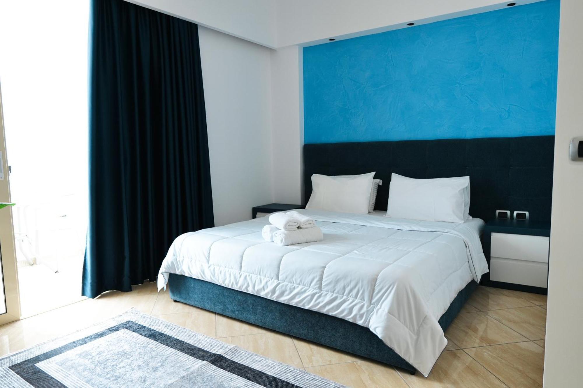Hotel Blue Sky Sarandë エクステリア 写真