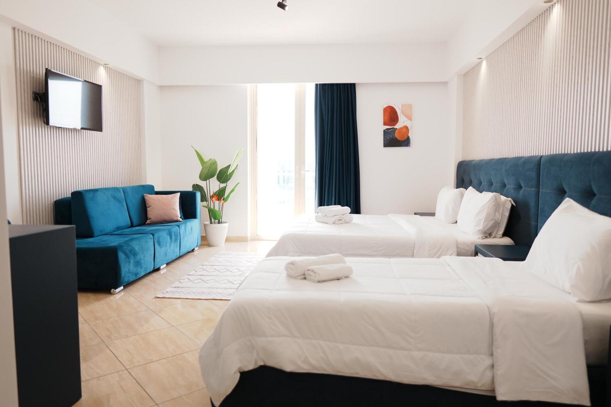 Hotel Blue Sky Sarandë エクステリア 写真