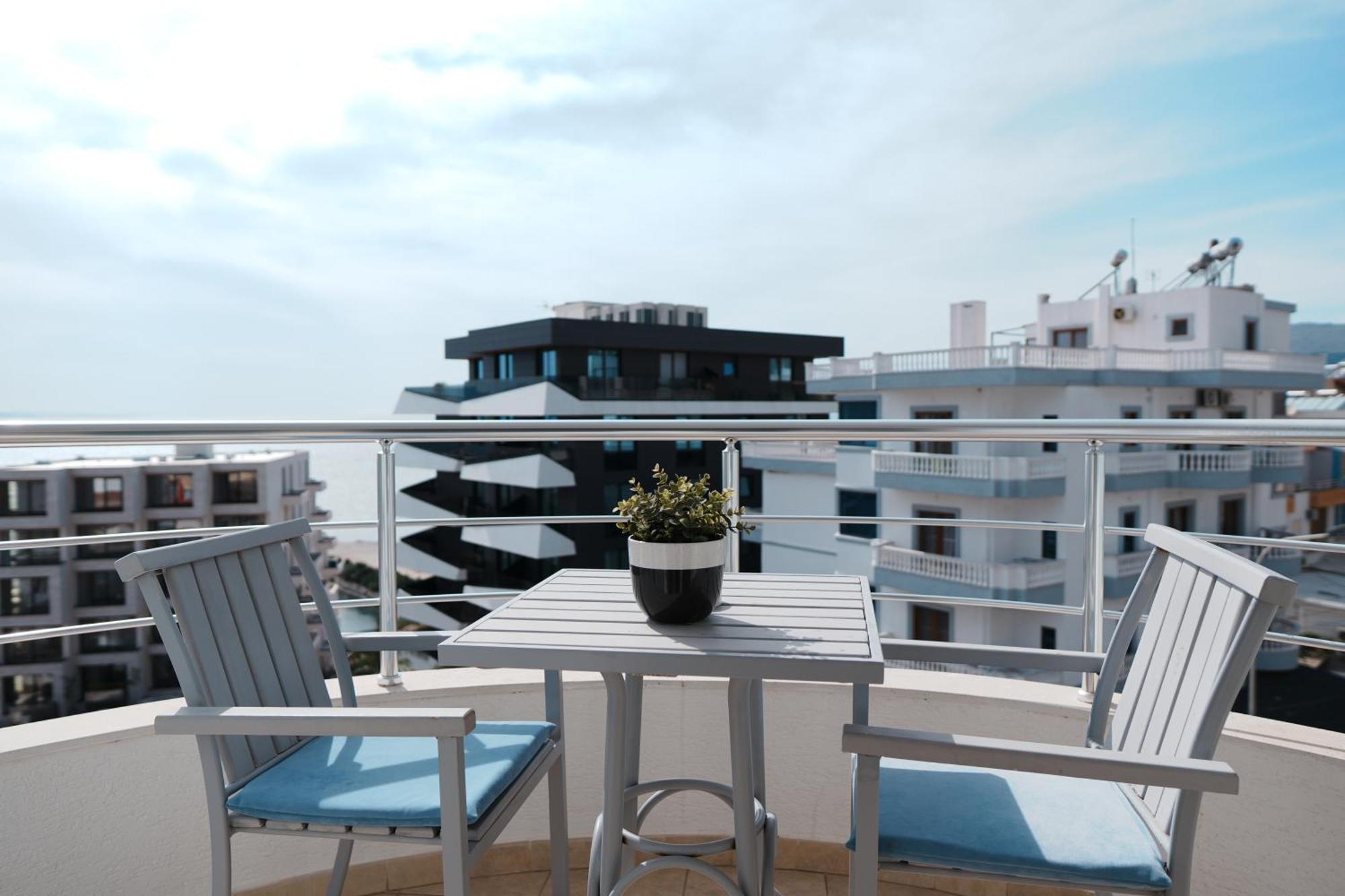 Hotel Blue Sky Sarandë エクステリア 写真