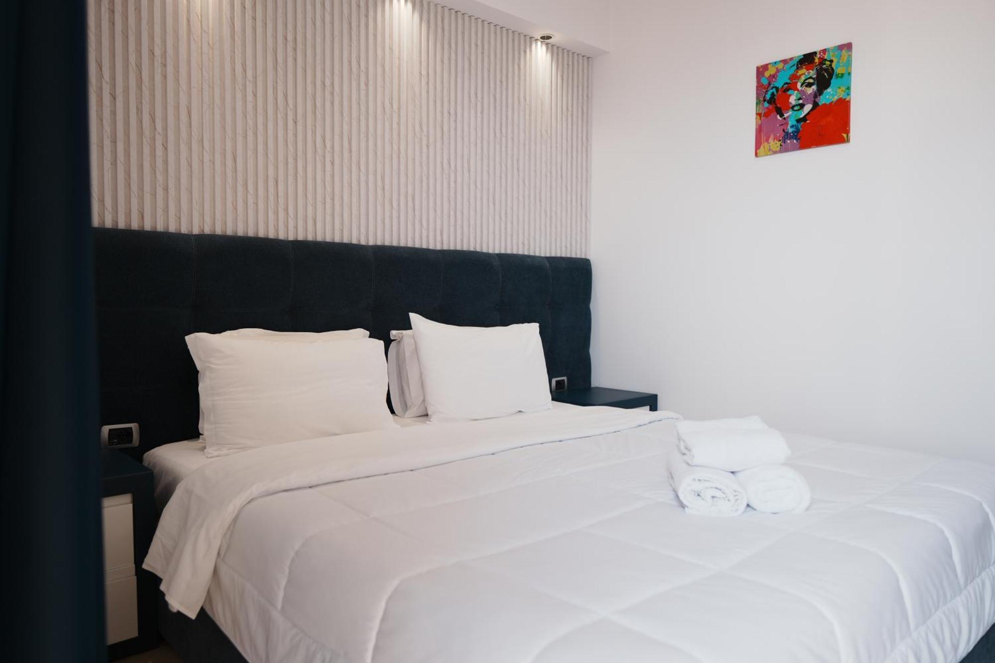 Hotel Blue Sky Sarandë エクステリア 写真