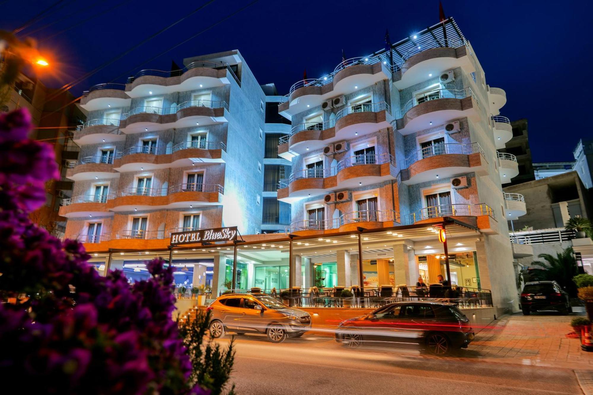 Hotel Blue Sky Sarandë エクステリア 写真