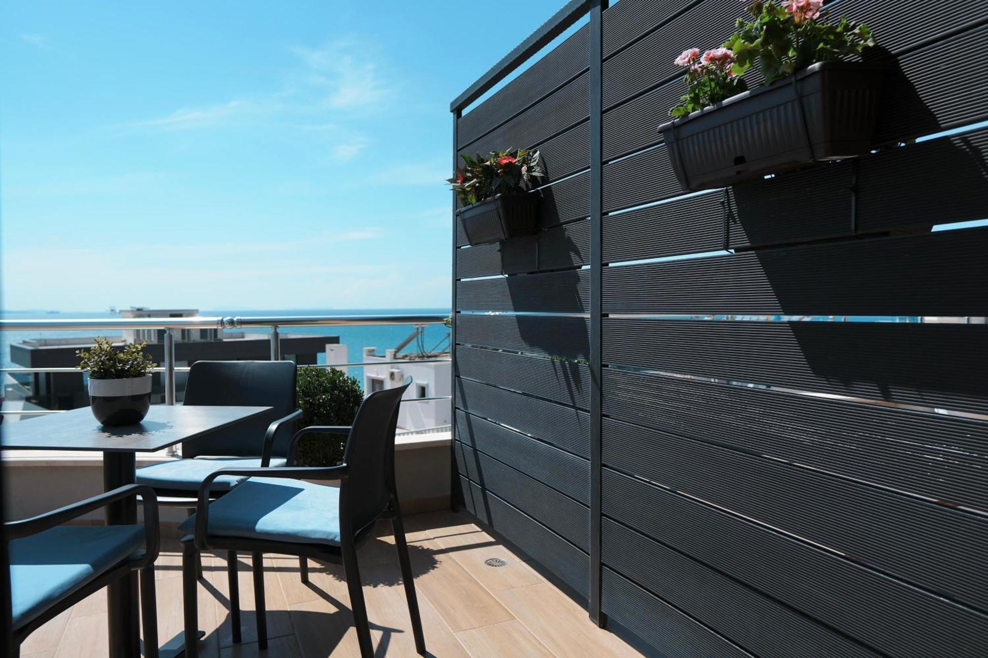 Hotel Blue Sky Sarandë エクステリア 写真