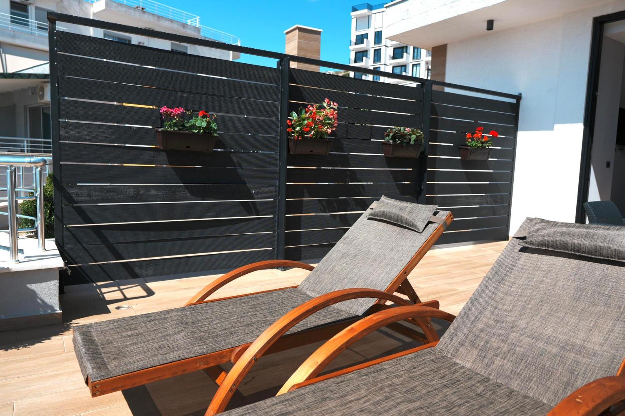 Hotel Blue Sky Sarandë エクステリア 写真